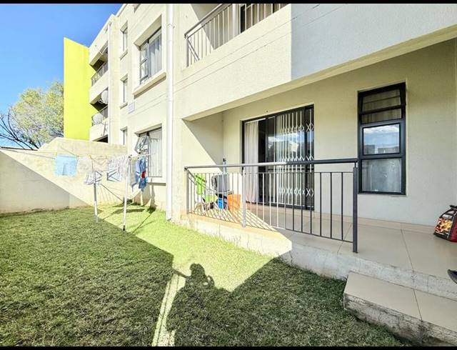 2 BEDROOM APARTMENT FOR SALE IN FOURWAYS